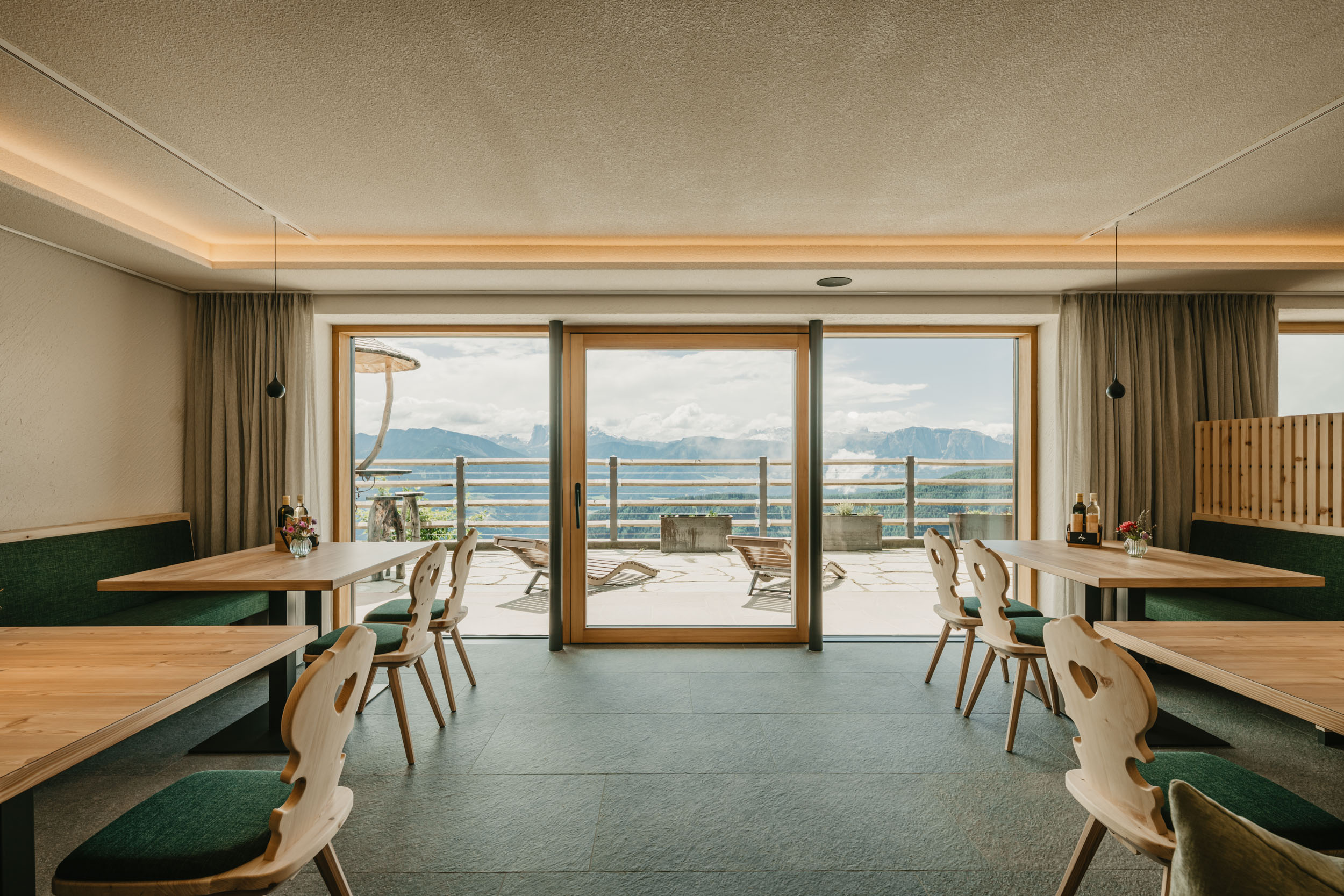 Restaurant - Hotel Webflow Template