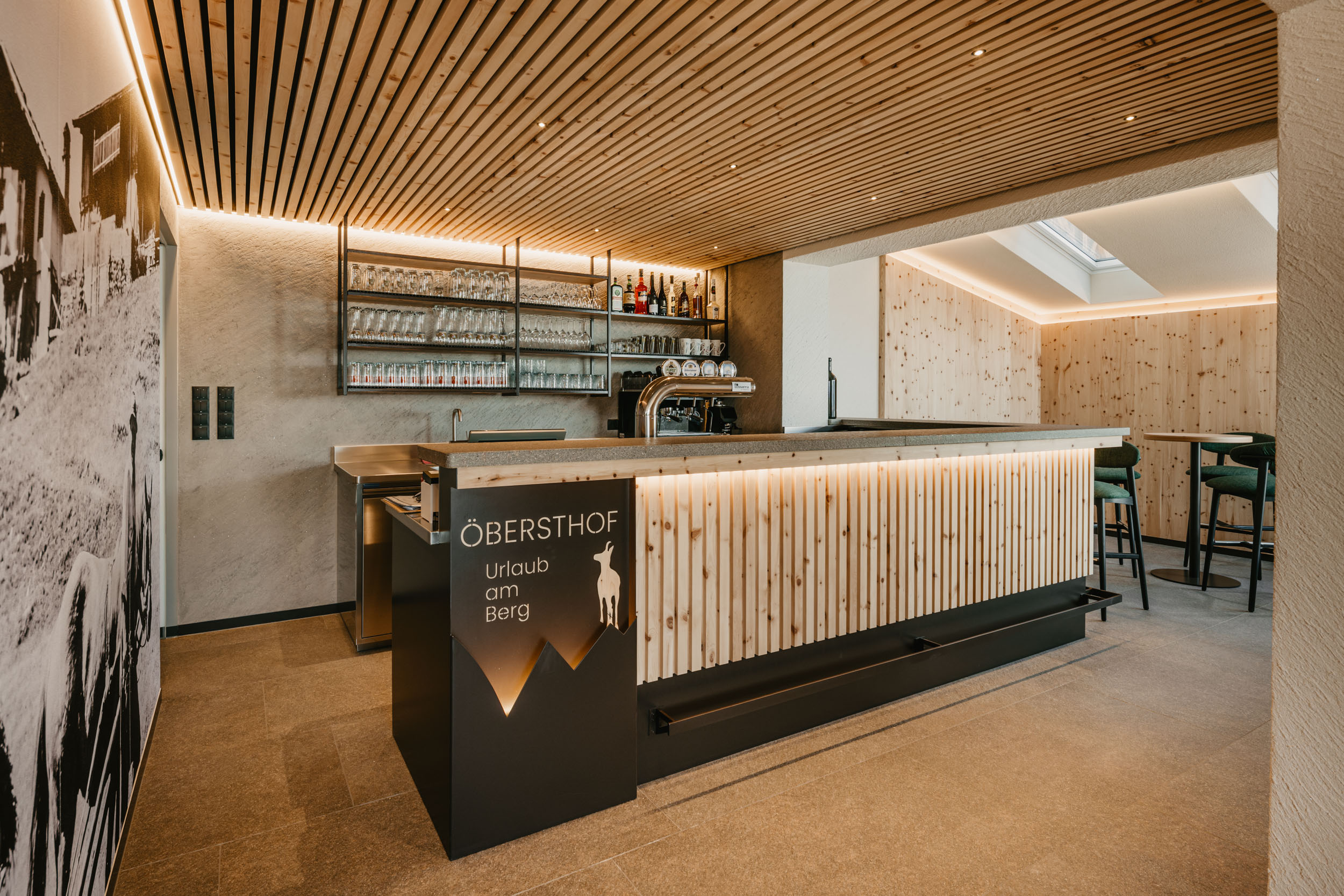 Restaurant About - Hotel Webflow Template